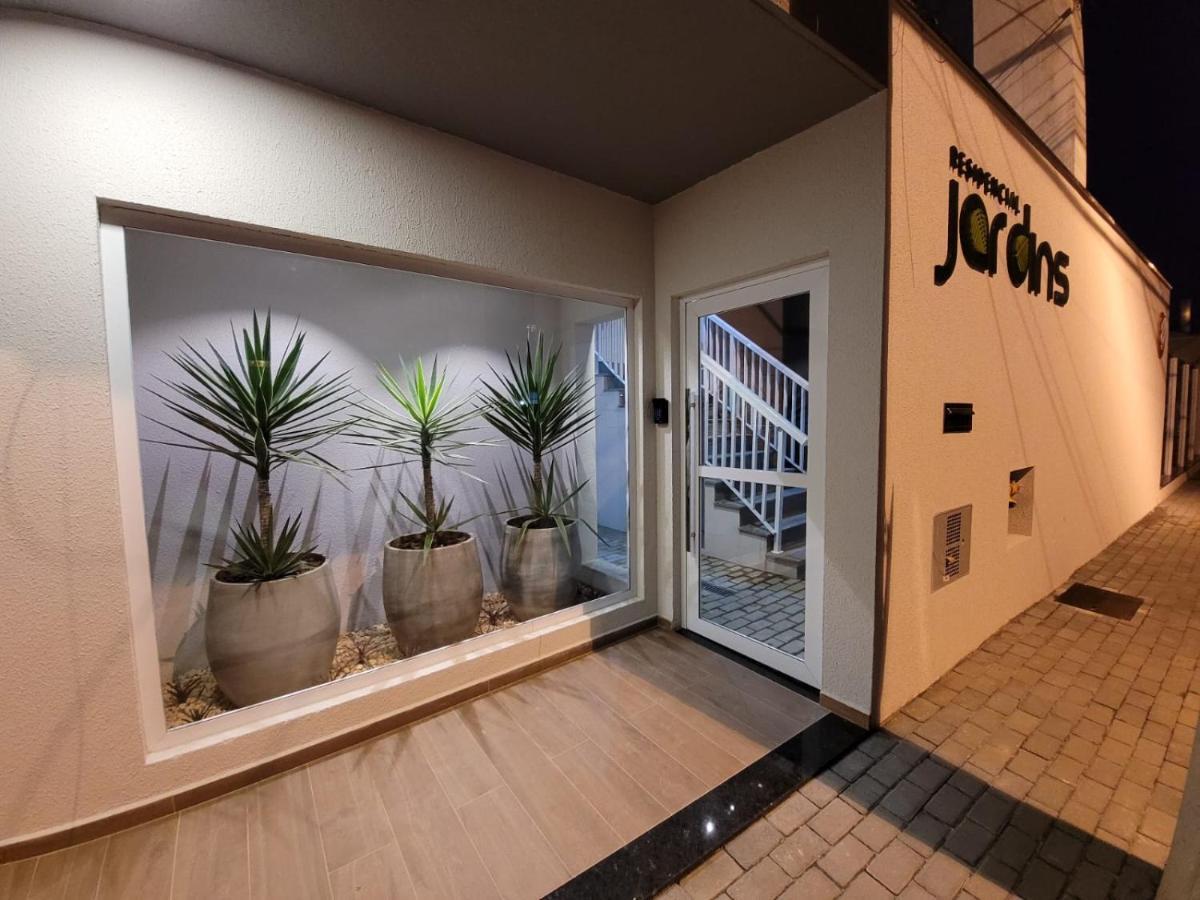 Apartamento Com Piscina No Centro Apartment Ubatuba Ngoại thất bức ảnh
